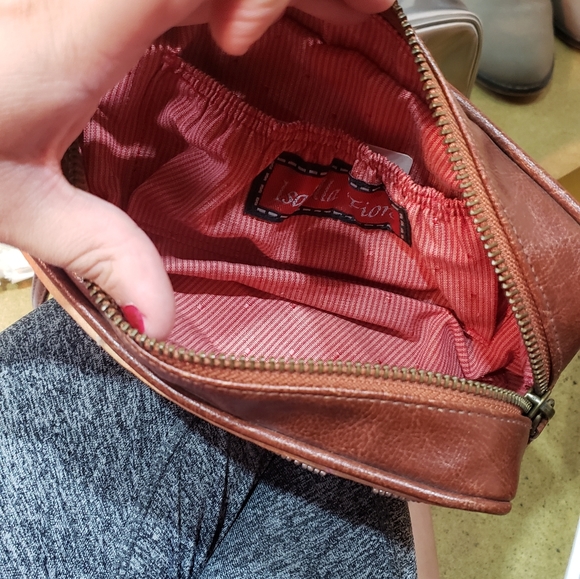 Isabella Fiore "Whats the Scoop" Case - Picture 6 of 12